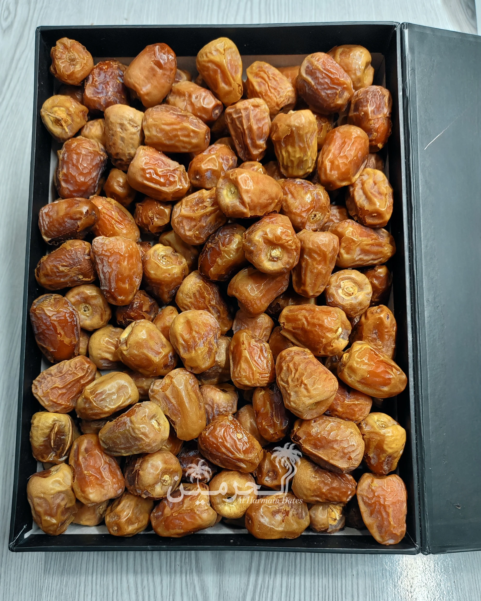 Jumbo Dana Sukkari Soft Khajoor - Melt in Mouth - Image 3